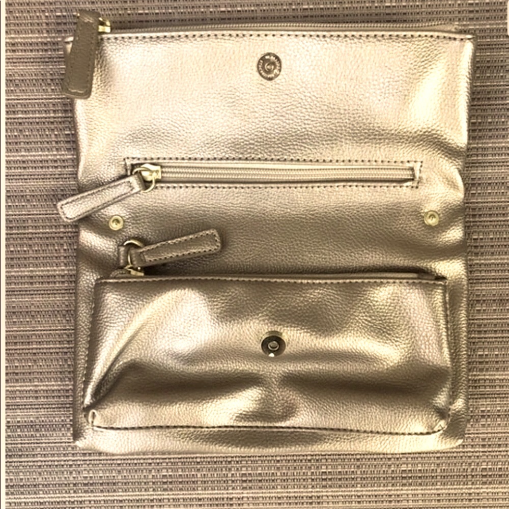 Final price ! Kenneth Cole Reaction gold gold folding clutch! Euc